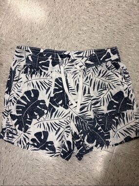 Nautica Women's Navy and White Tropical Leaf Drawstring Shorts